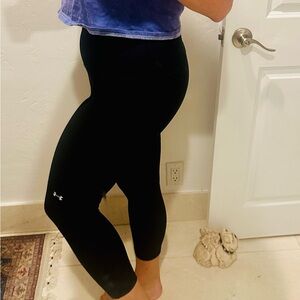 Under Armour Black Capri Compression  Leggings - Stretch Performance Size Large